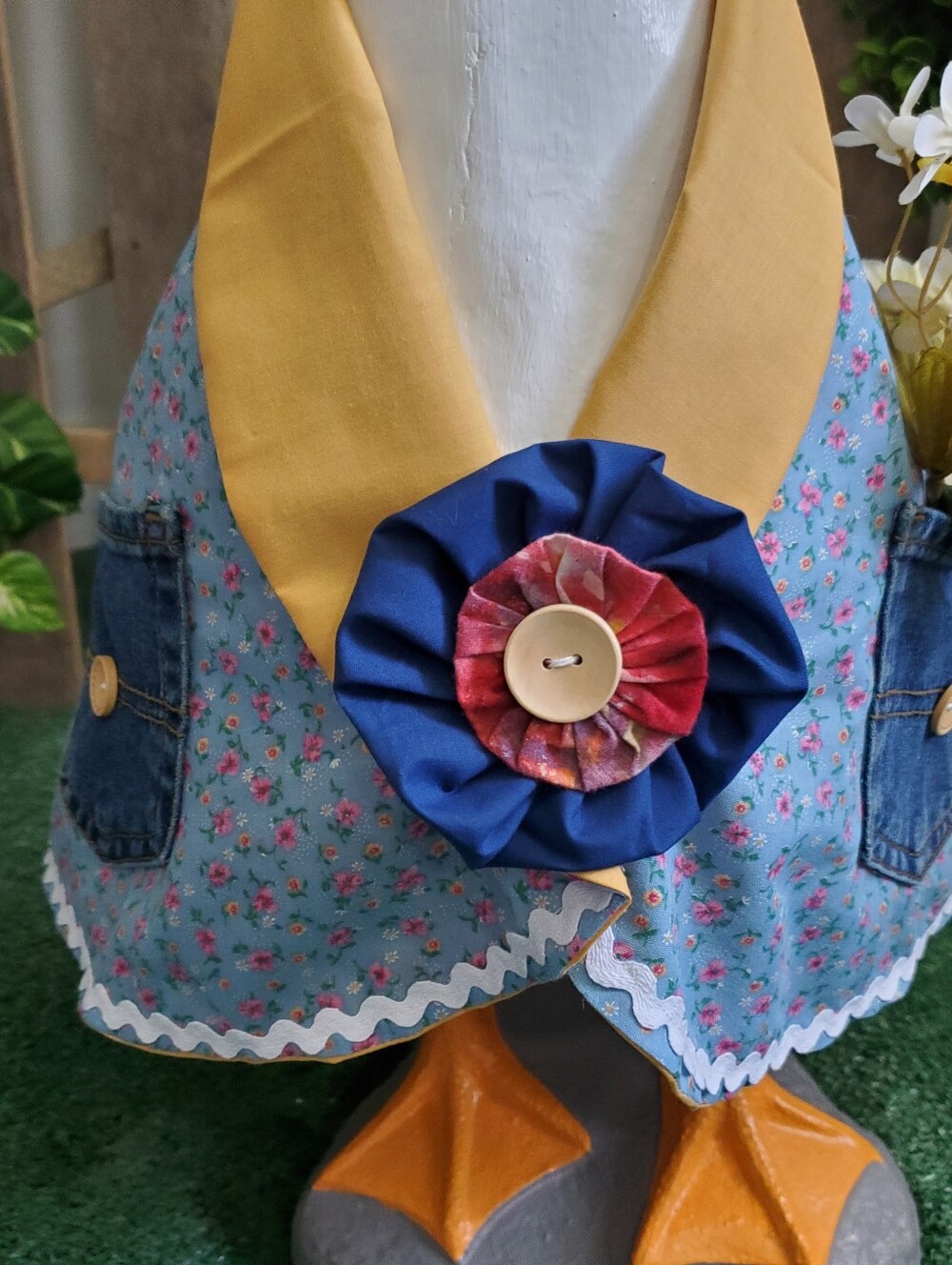 Large Concrete Porch Goose Outfit With Bow - Picture 4 of 13